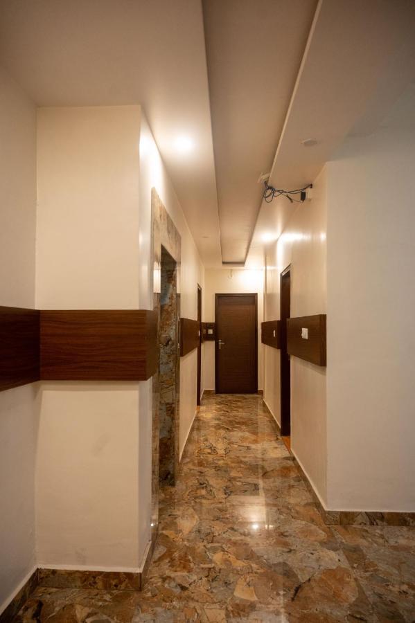 Kiran Palace Hotel Varanasi Exterior photo