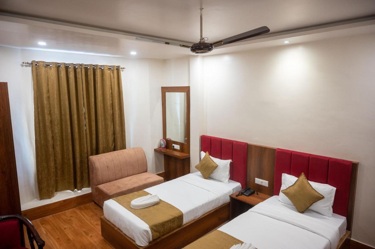 Kiran Palace Hotel Varanasi Exterior photo
