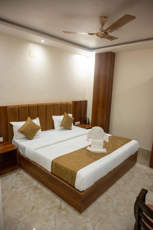 Kiran Palace Hotel Varanasi Exterior photo
