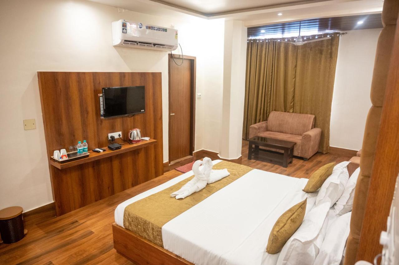 Kiran Palace Hotel Varanasi Exterior photo