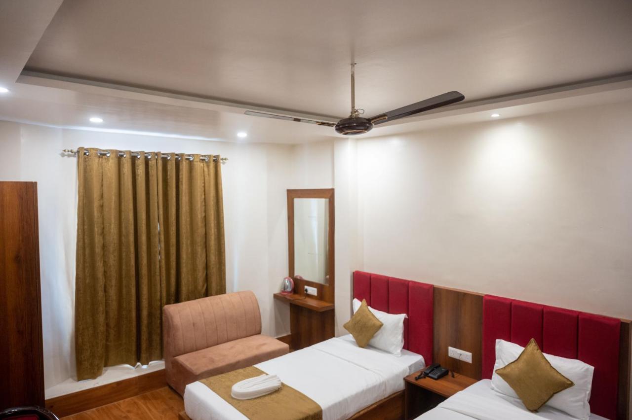 Kiran Palace Hotel Varanasi Exterior photo