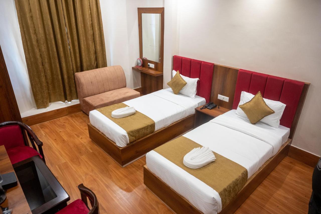 Kiran Palace Hotel Varanasi Exterior photo