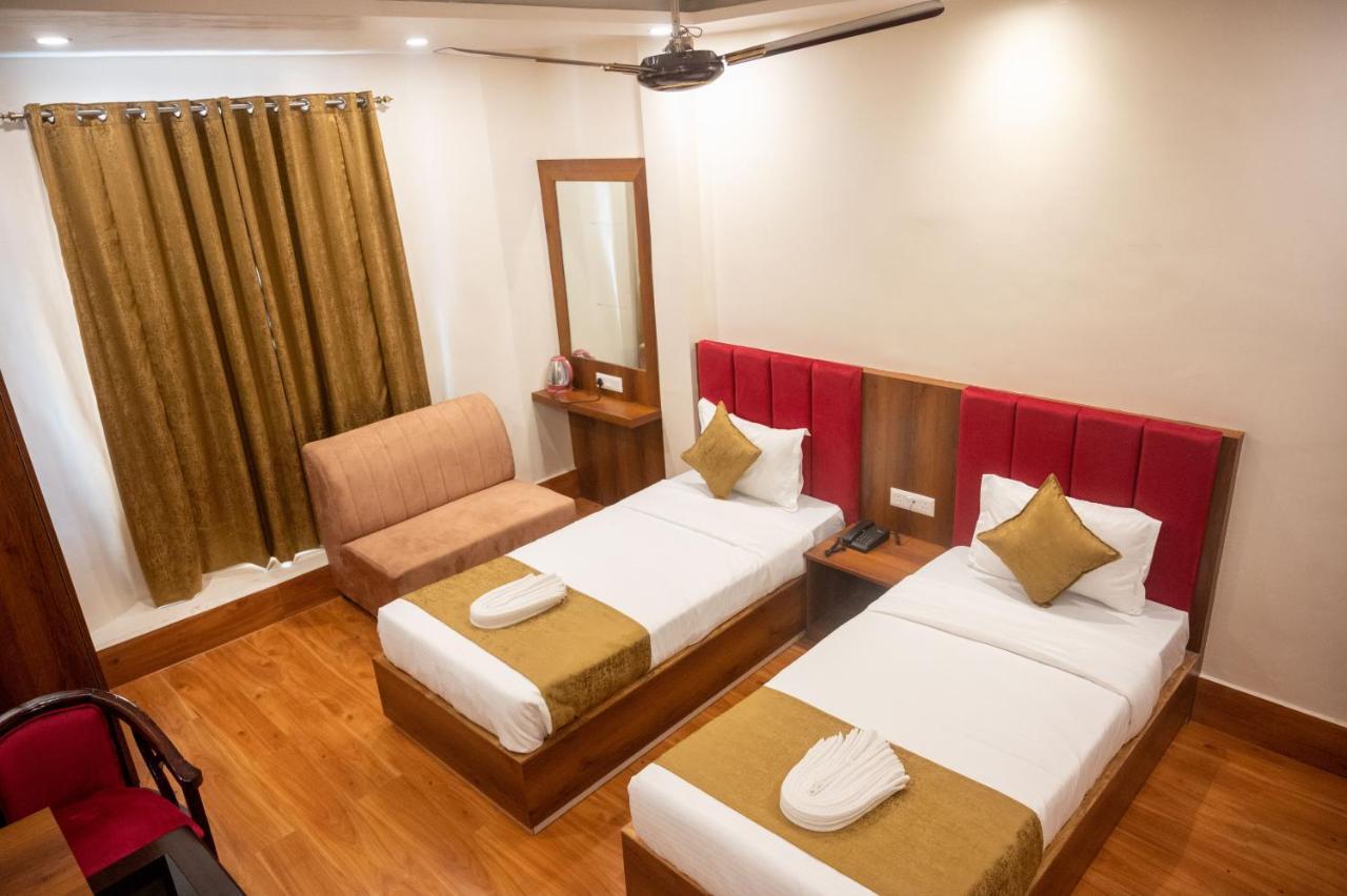Kiran Palace Hotel Varanasi Exterior photo